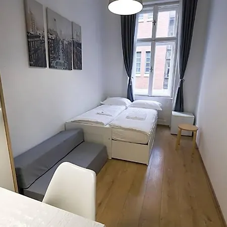 Pest-port Apartment-room 2